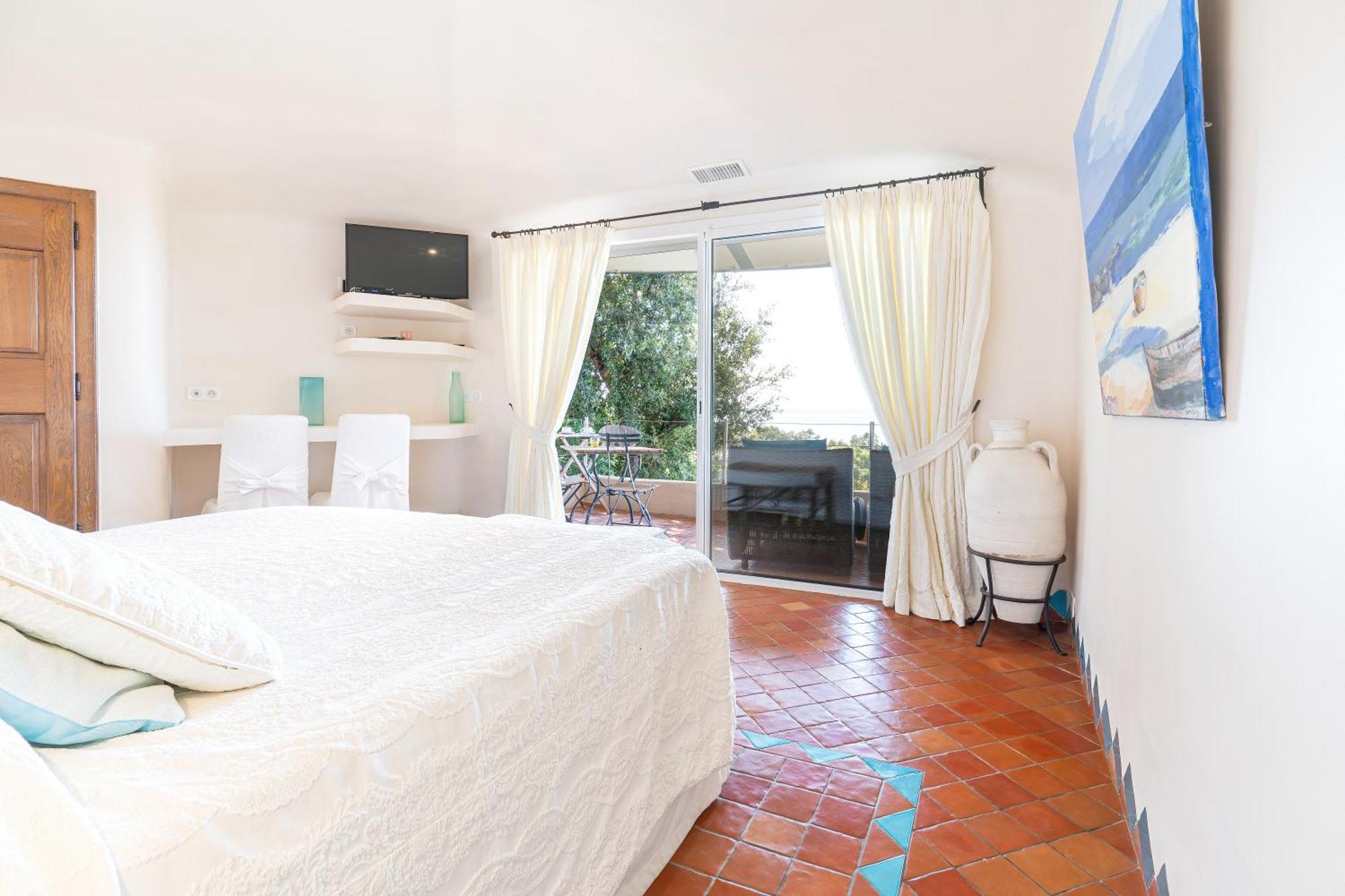 Marina Di Cavu Bed & Breakfast